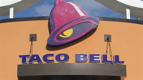 Taco Bell’s breakfast hours are typically from between 07:00 a.m. and 11:00 a.m.